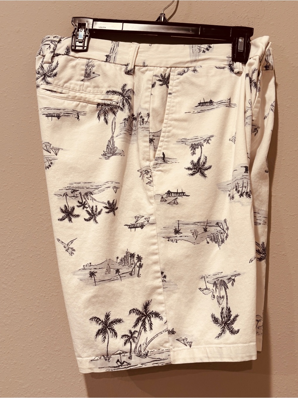 Old Navy White Ultimate Slim Built-In Flex Shorts Tropical Coastal Beach Va